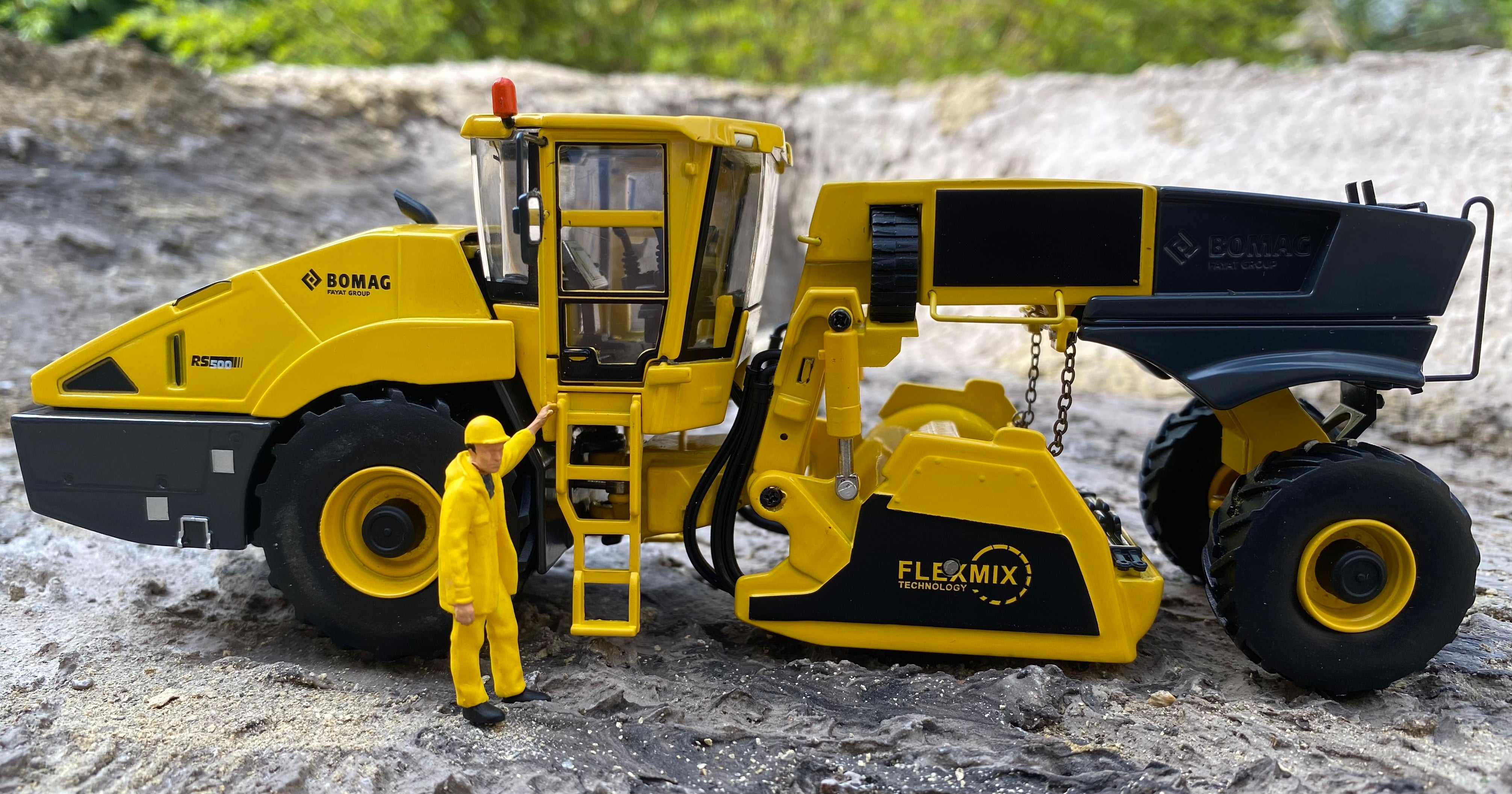 BOMAG RS 500 Recycler. 1:50 scale