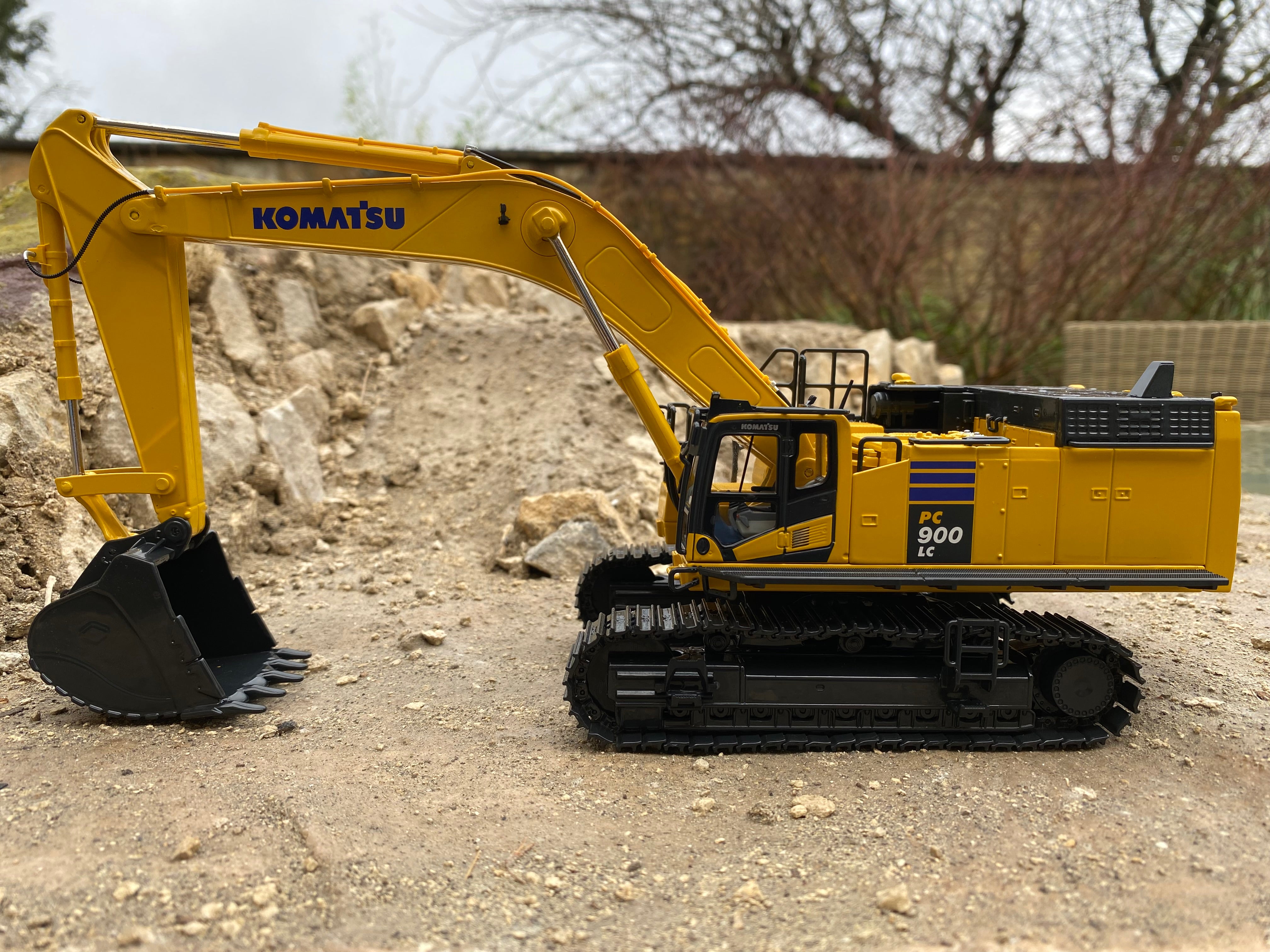 KOMATSU PC900LC-11 Hydraulic Excavator