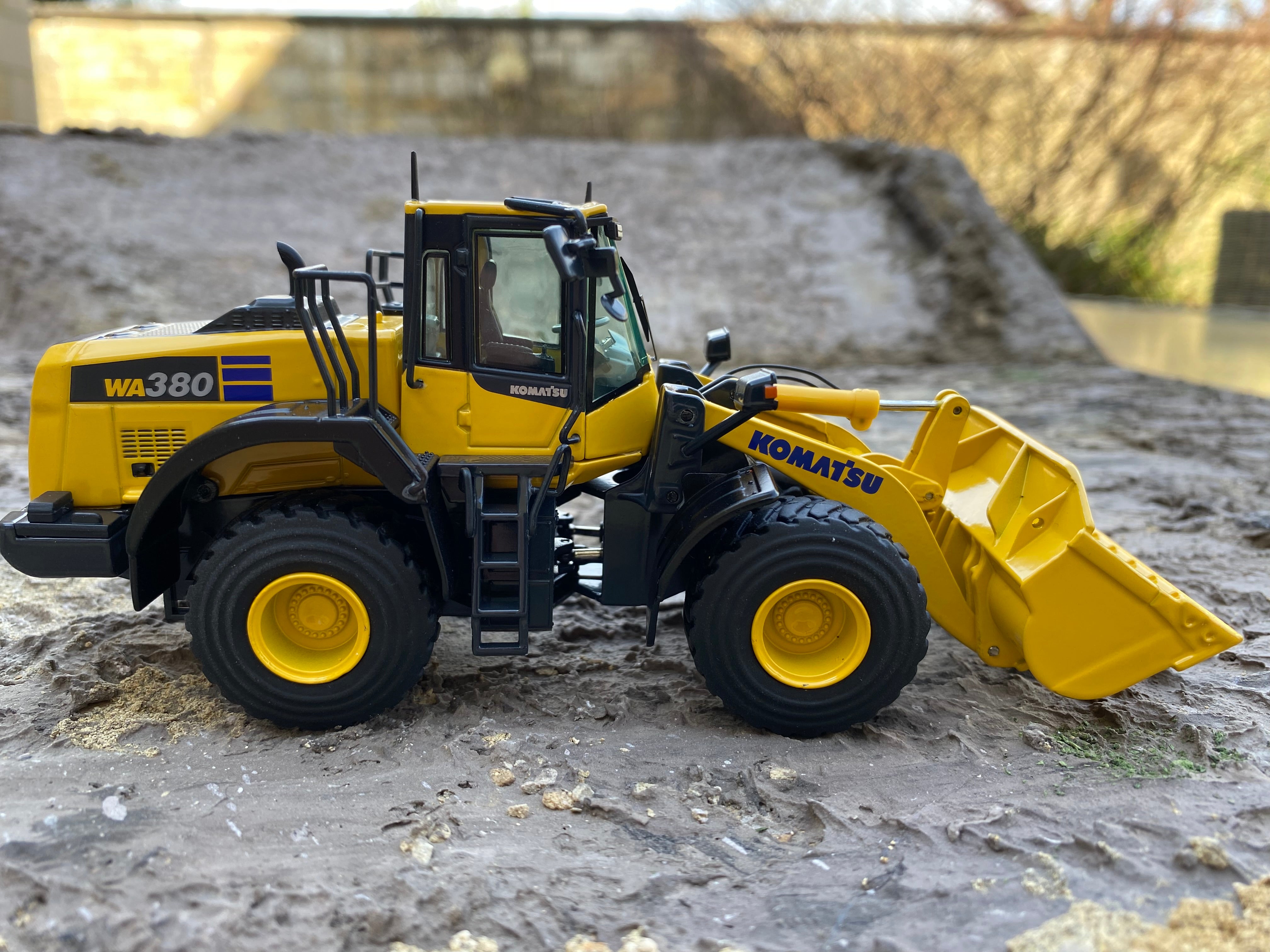 KOMATSU WA380-8 Wheel Loader. Scale 1:50