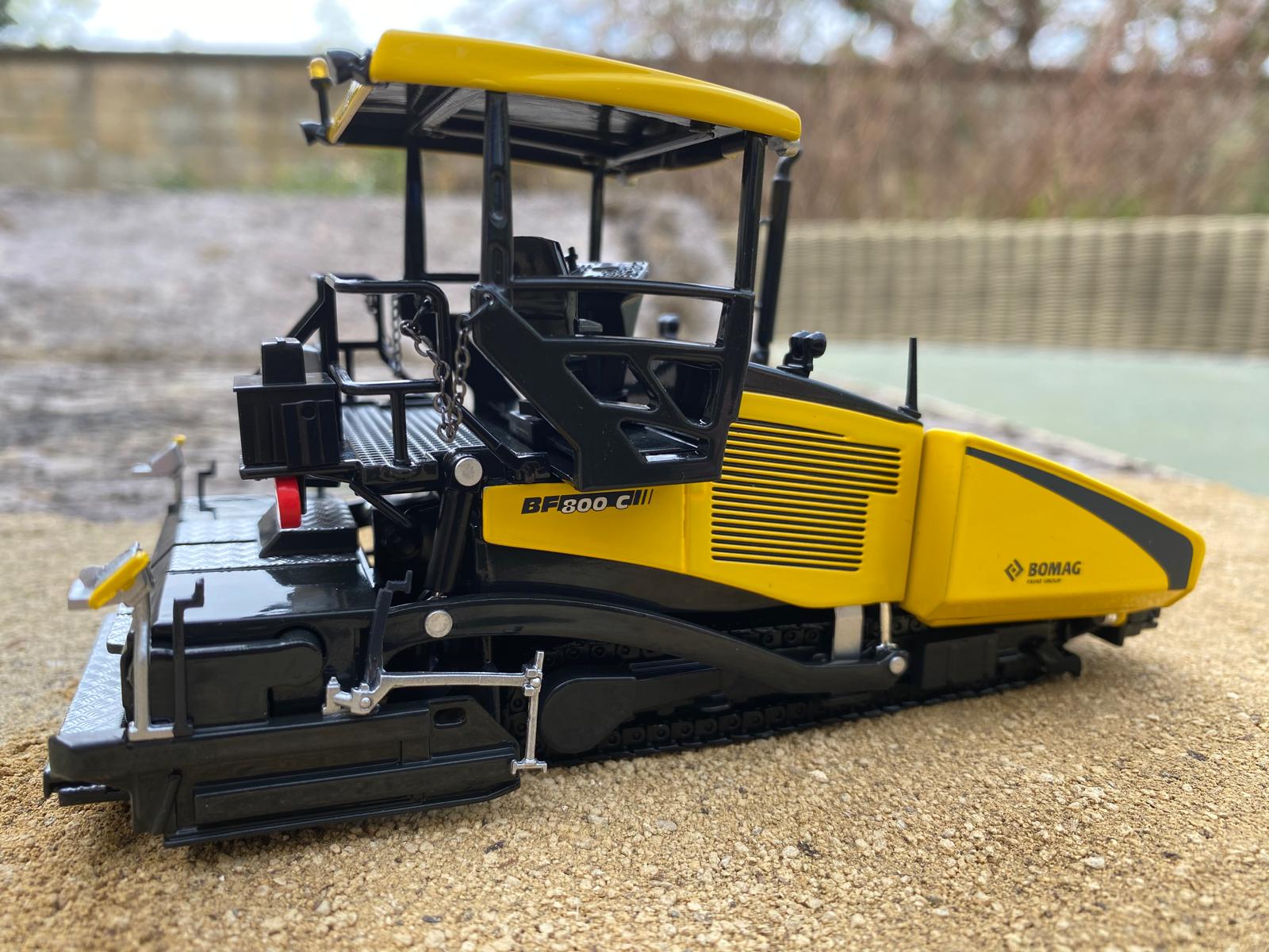 BOMAG BF 800 C Paver. 1:50 scale